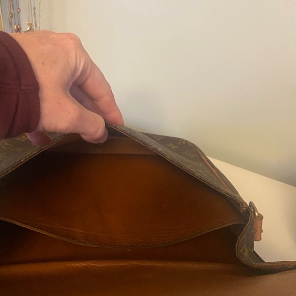 LOUIS VUITTON MONOGRAM CANVAS CARTOUCHIERE GM- COA INCLUDED - Picture 10 of 16